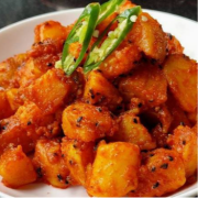 Piro Aloo (Spicy Potatoes)